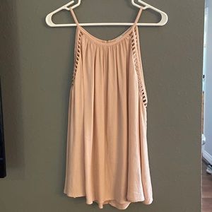 Flowy tank with cutout details
